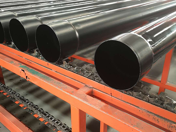 熱浸塑電纜鋼管可以效防止化工流體介質中含有的酸堿鹽對管道的腐蝕現象